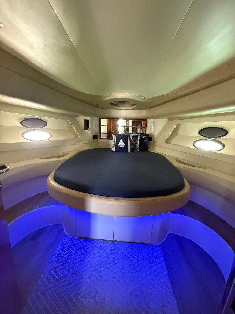 Azimut 380